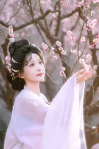 Ethereal Hanfu Beauty: Rui Rui Cai Bu Shi Cai Gou Shines in YiTuYu Vol.8619 - image 6