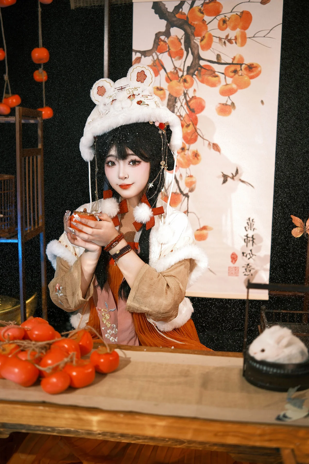 YiTuYu Art Language Vol.6804: Kailin Jiang in a Modern Art Showcase