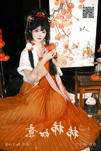 YiTuYu Art Language Vol.6804: Kailin Jiang in a Modern Art Showcase - image 3