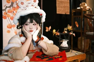 YiTuYu Art Language Vol.6804: Kailin Jiang in a Modern Art Showcase - image 10
