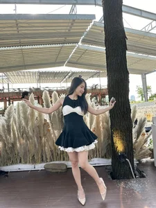 Vietnamese Beauty Queens Khanh Van and Do Thi Ha Showcase Stunning Fashion and Toned Physiques - image 3