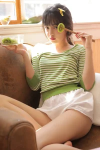 Stunning Visuals of Zhou Zi Xin in YiTuYu Art Language Vol.5815 - image 4