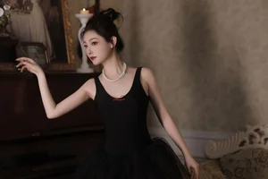 Intimate Portraits in YiTuYu Art Language Vol.6414 Xiao Xuan Zai Bu Zai - image 1