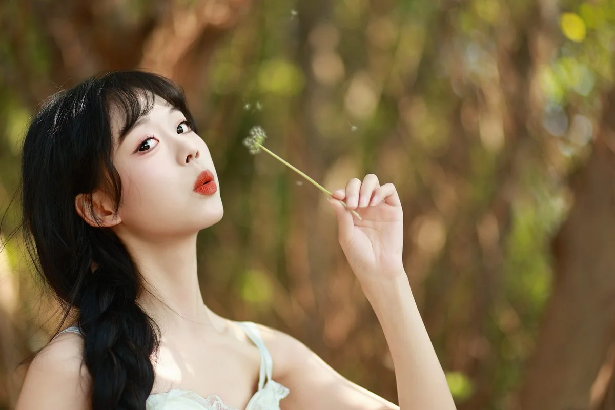 Artistic Portraiture: YiTuYu Art Language Vol.5983 Featuring Guan Ning