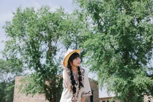 Vibrant Portrait Series: YiTuYu Art Language Vol.4806 Featuring Lan Pang Zi - image 2