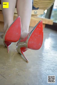 Lai Lai in Silver Stilettos: High-Fashion Sophistication in 丝享家147 - image 73