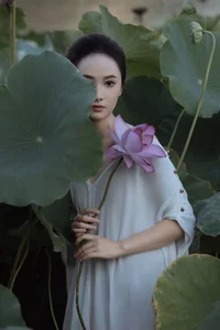 YiTuYu Art Language Vol.10310: Capturing the Aesthetic Charm of Model Hanhan - image 2