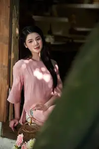 Elegant Vietnamese Beauty: Discovering a Girl's Grace in Gentle Sunlight - image 15