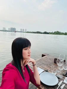 Timeless Elegance: The Ageless Beauty of 'Queen of Calendars' Hien Mai at 60 - image 1