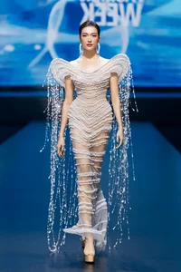 Miss Thanh Thuy Shines on the Vietnam International Fashion Week 2025 Runway - image 0