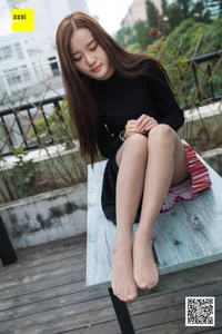 Elegant Chinese Model Wan Ping in IESS Succulent Garden Collection - image 169