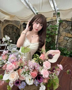 Tammy Pham Embraces 'Flower Baby' Aesthetic in New Summer Series - image 8
