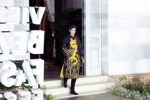 Cultural Fusion: The Universal Appeal of the Vietnamese Ao Dai Through a Global Lens - image 10