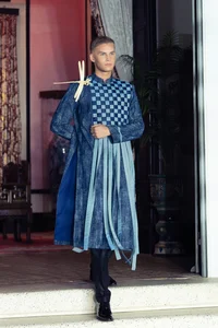Cultural Fusion: The Universal Appeal of the Vietnamese Ao Dai Through a Global Lens - image 16