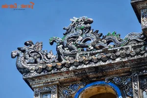 The Art and History of Hue Imperial Court Ceramic Mosaics: A Journey Through Vietnamese Heritage - image 4