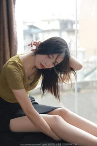 Elegant High-Slit Dress Collection Featuring Xiao Jiu for IESS - image 4