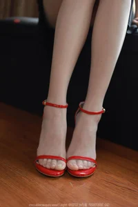 Elegant High-Slit Dress Collection Featuring Xiao Jiu for IESS - image 19