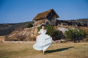 Ethereal Beauty of Disexi Si Ning on the Mountain - YiTuYu Vol.8937 - image 4