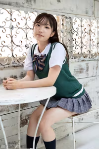 Eren Sora Shines in Graphis Gals Be Yourself Vol.3: Captivating Natural Youthful Charm - image 3