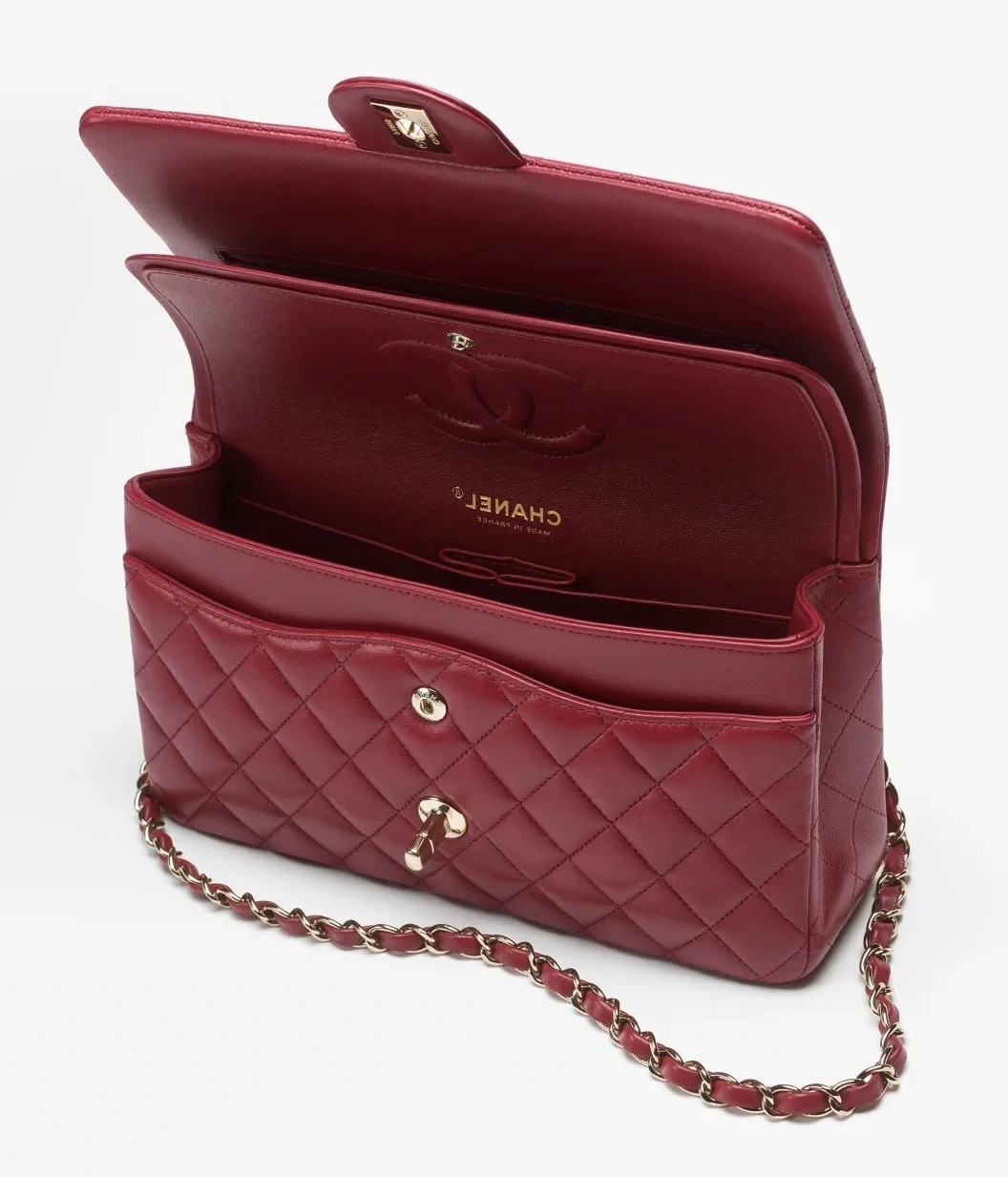 Chic Red Handbags: 8 Stunning Styles to Elevate Your 2025 Lunar New Year Look
