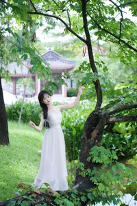 YiTuYu Art Language Vol.7390 Featuring Xiao Xiao Yu: Elegant Portrait Photography Gallery - image 13