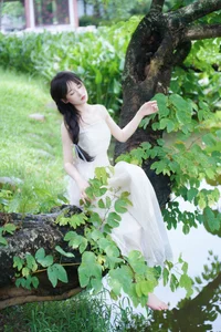 YiTuYu Art Language Vol.7390 Featuring Xiao Xiao Yu: Elegant Portrait Photography Gallery - image 6