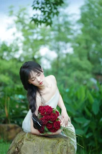 YiTuYu Art Language Vol.7390 Featuring Xiao Xiao Yu: Elegant Portrait Photography Gallery - image 21