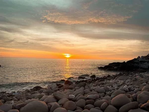 Binh Hung Travel Guide: Choosing Between Budget and Luxury Island Tours - image 1