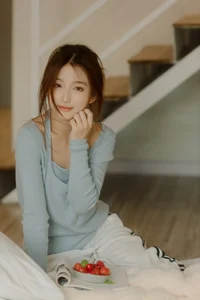 Captivating Grace: YiTuYu Art Language Vol.4814 Featuring the Radiant Model Yu Er - image 1