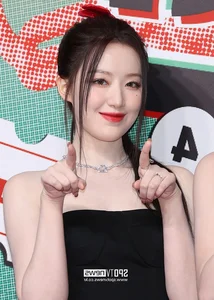 SBS Gayo Daejeon 2024: A Spectacular Battle of Visuals and K-Pop Fashion Icons - image 31