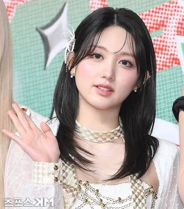 SBS Gayo Daejeon 2024: A Spectacular Battle of Visuals and K-Pop Fashion Icons - image 13