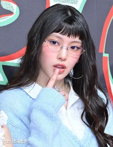 SBS Gayo Daejeon 2024: A Spectacular Battle of Visuals and K-Pop Fashion Icons - image 21