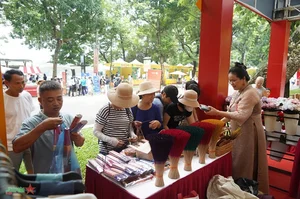 Hanoi Tourism Gift Festival: Celebrating Vietnamese Culture and Traditional Craftsmanship - image 5