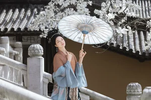 YiTuYu Art Language Vol.7094: A Visual Journey with Yin Nan Yun - image 2
