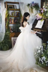 YiTuYu Art Language Vol.8775 Dan Dan: A Muse at the Piano - Melody of Pure Elegance - image 4