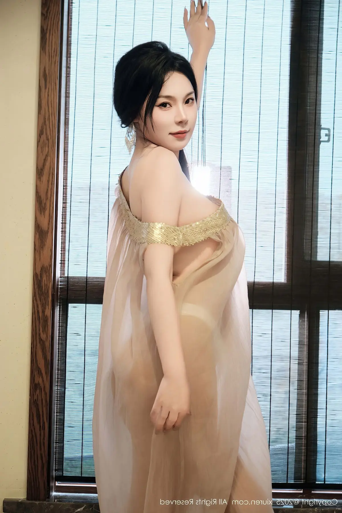 XiuRen No.10500 Mai Tian Discover Alluring Charm and Captivating Beauty