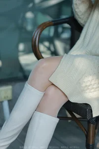 The White Boot Trend: Wanping's Modern Princess Aesthetic - image 12