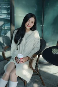 The White Boot Trend: Wanping's Modern Princess Aesthetic - image 17