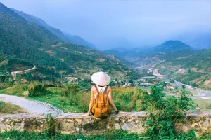 Expert Secrets for Booking the Best Seasonal Travel Tours at Great Prices - image 0