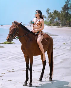 Thin Zar Wint Kyaw: Myanmar’s Boldest Fashion Icon in Stunning Detail - image 3