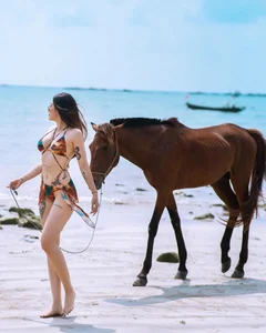 Thin Zar Wint Kyaw: Myanmar’s Boldest Fashion Icon in Stunning Detail - image 6