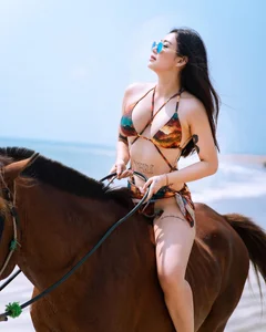 Thin Zar Wint Kyaw: Myanmar’s Boldest Fashion Icon in Stunning Detail - image 5
