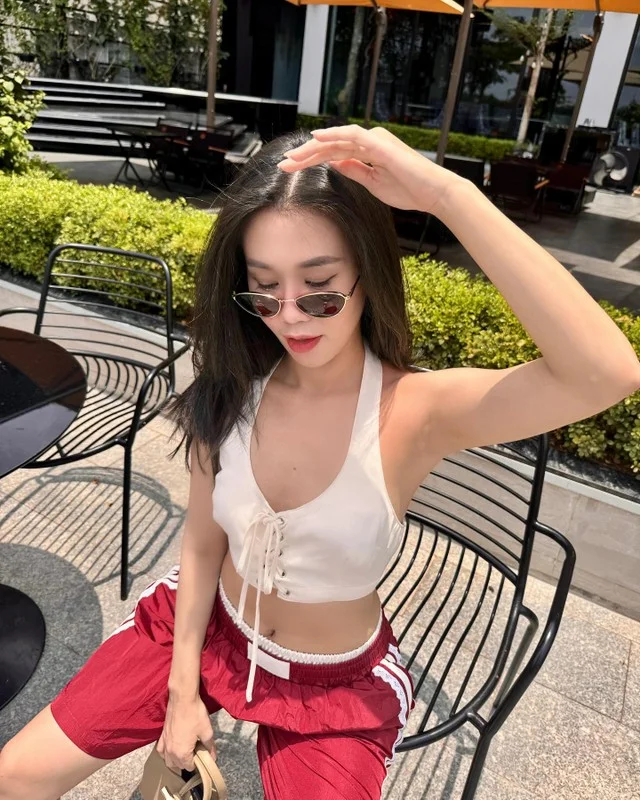 Ngoc Thao Embraces the Sun: Stunning 'City Girl' Aesthetic and Summer Fashion Inspiration
