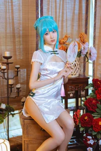 Hatsune Miku Cosplay by Mu Mian Mian VwV - YITUYU Art - image 8