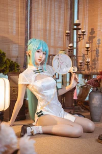 Hatsune Miku Cosplay by Mu Mian Mian VwV - YITUYU Art - image 7
