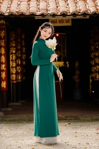 Timeless Elegance in Emerald Green Ao Dai - image 1