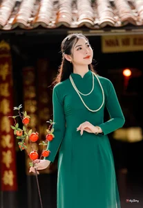 Timeless Elegance in Emerald Green Ao Dai - image 10