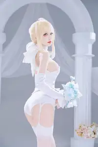 FGO Saber Bride: Shika XiaoLuLu Shines in Pristine White Wedding Dress - A Game Muse Brought to Life - image 7