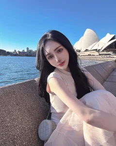 Taiwanese Beauty Icons and the Rise of the Bold No-Bra Fashion Trend - image 3