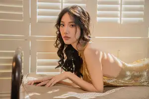 Captivating Elegance: O1ne Wan Shines in Golden Backless Dress - Art Language Vol.8691 YiTuYu Collection - image 35